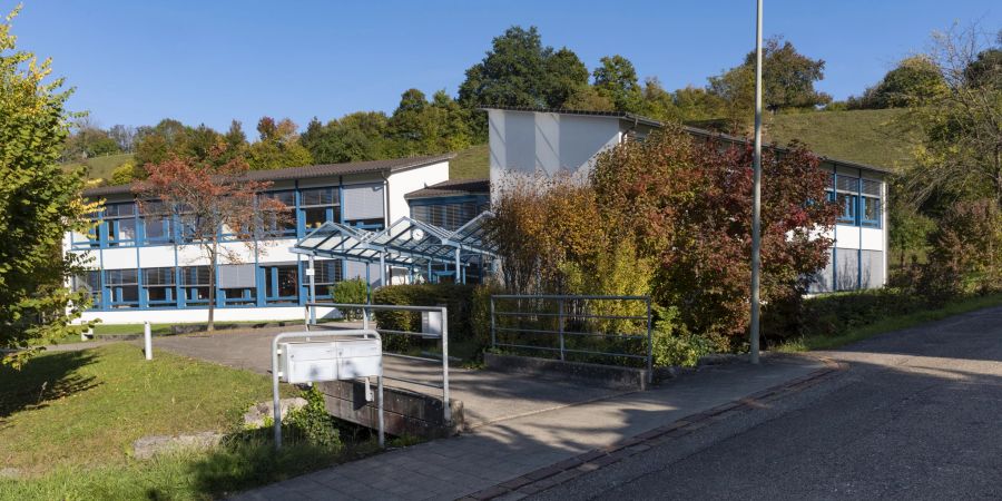 Die Schulanlage am Talweg in Buus.