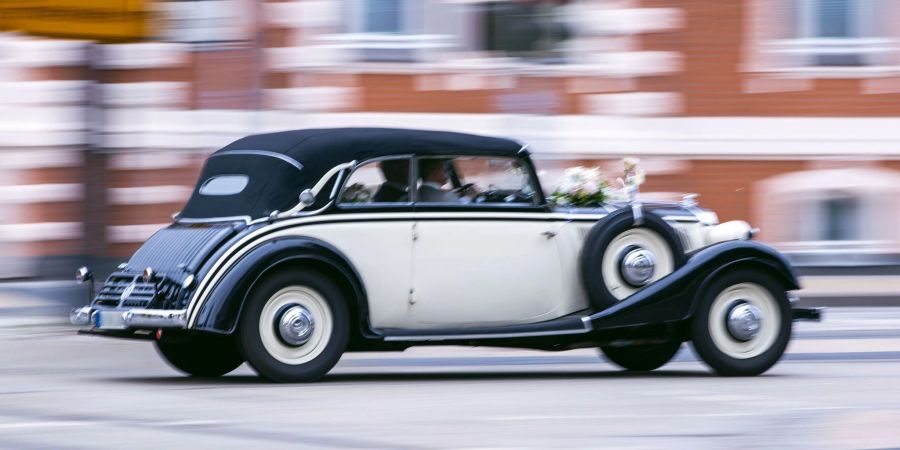 Wer sich für den «schönsten Tag im Leben» ein ebenso schönes Auto ausleihen will, sollte auch bei Freundschaftsdiensten einiges beachten.