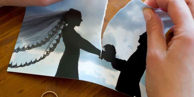 Nach Ende einer Ehe muss der Ex-Mann seiner Ex-Frau traditionellerweise Unterhalt bezahlen. Das Bundesgericht hat mit seinem neuen Urteil diese Konvention gestrichen. Unterhalt Scheidung Bundesgericht