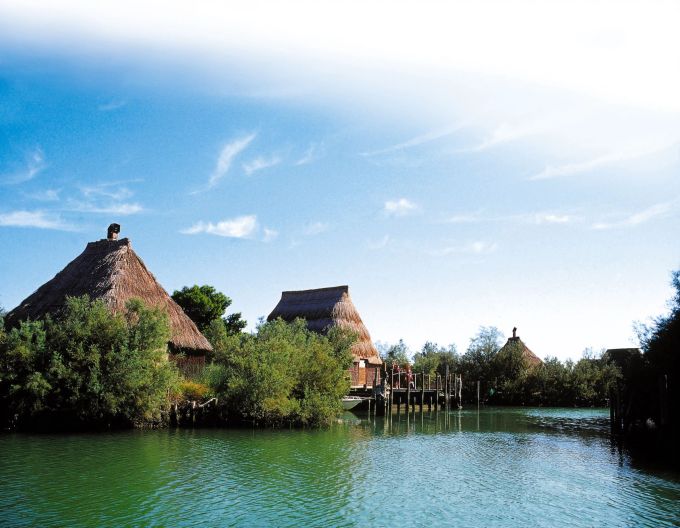 Die historischen Casoni in der Lagune von Marano. Casoni Marano