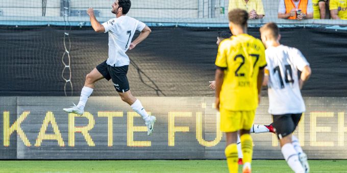Der BVB musste sich Valencia mit 1:3 geschlagen geben. Der BVB musste sich Valencia mit 1:3 geschlagen geben.