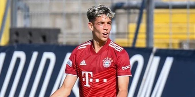 Nick Salihamidzic im Einsatz für den Nachwuchs von Bayern München. Nick Salihamidzic Bayern München