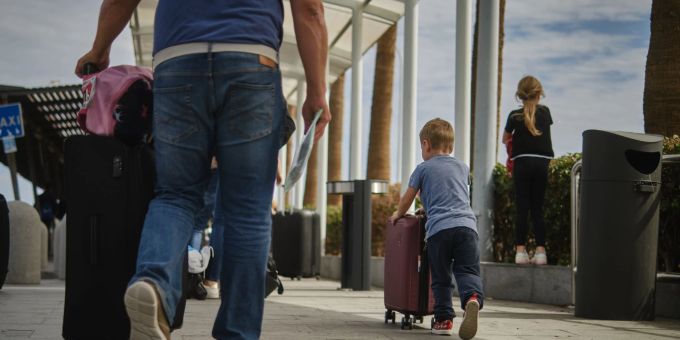 Urlauber aus der EU benötigen bei der Einreise nach Spanien keinen 3G-Nachweis mehr. Urlauber aus der EU benötigen bei der Einreise nach Spanien keinen 3G-Nachweis mehr.