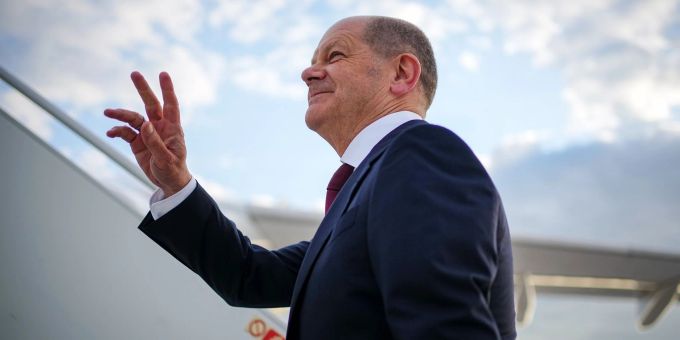 Nach Japan - Kanzler Scholz zu erster Asien-Reise aufgebrochen