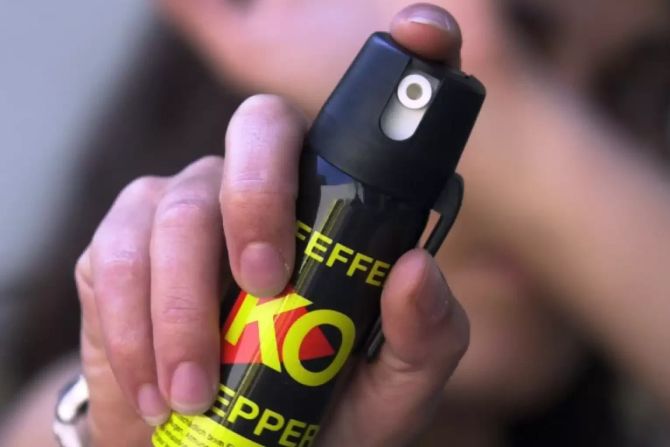 Bedingte Geldstrafe wegen Pfefferspray.