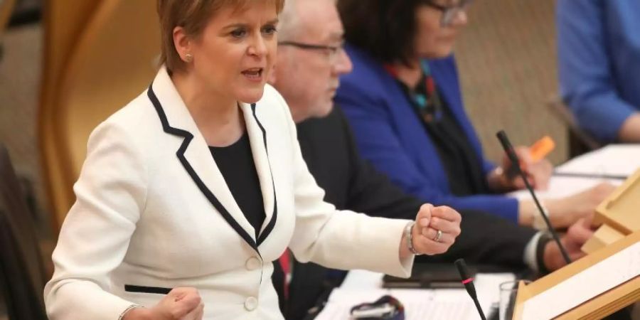 Sturgeon warb im schottischen Parlament für ein weiteres Unabhängigkeitsreferendum. Foto: Jane Barlow/PA Wire