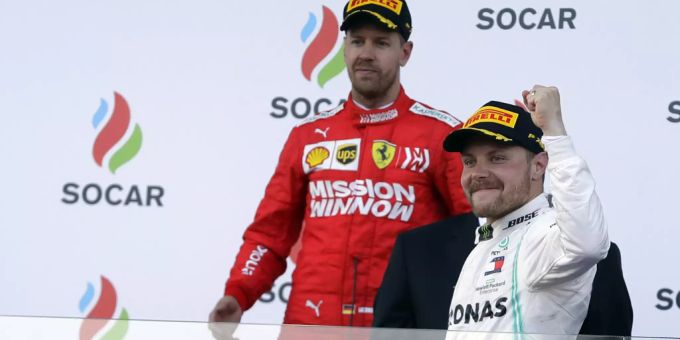 Sebastian Vettel und Valtteri Bottas bei der Siegerehrung in Baku. Sebastian Vettel Valtteri Bottas