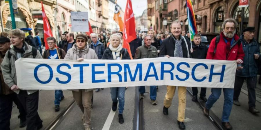 Ostermarschierer demonstrieren für Frieden und Abrüstung