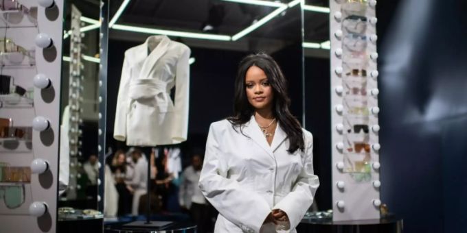 Rihanna hat eine eigene Modelinie kreiert. rihanna
