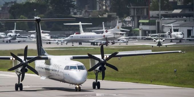 Der Kanton Tessin soll seine Beteiligung am Flughafen Lugano erhöhen. Doch die «Bewegung für den Sozialismus» hat bereits das Referendum angekündigt (Archivbild). Der Kanton Tessin soll seine Beteiligung am Flughafen Lugano erhöhen. Doch die «Bewegung für den Sozialismus» hat bereits das Referendum angekündigt (Archivbild).