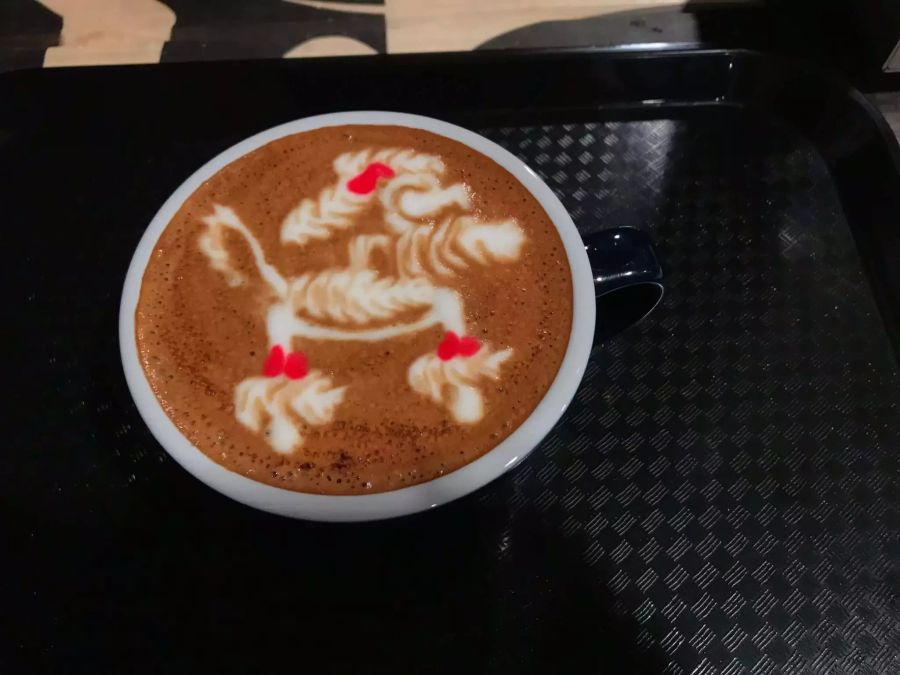 Pudelkreation vom zweifachen Latte-Art-Champion Gap