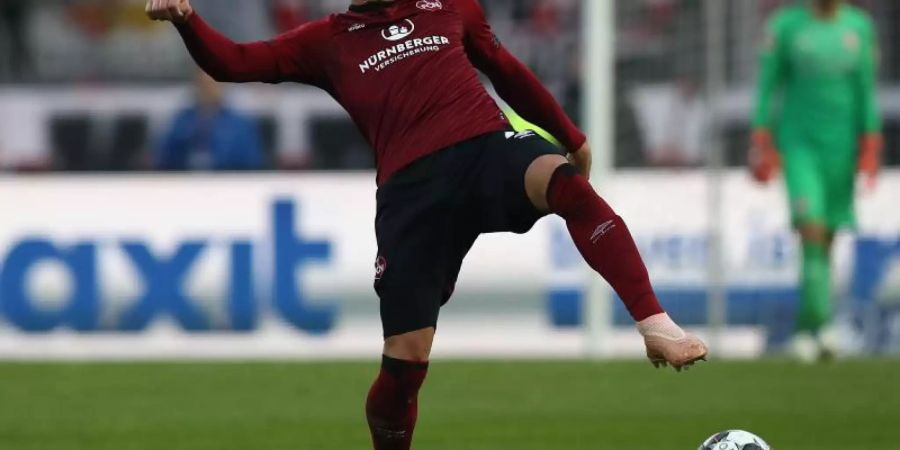 Nürnbergs Adam Zrelak hat sich einen Kreuzbandriss zugezogen. Foto: Daniel Karmann