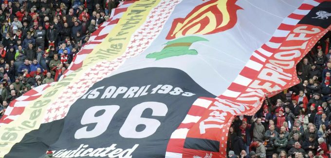 Die Fans von Liverpool gedenken im Spiel gegen Chelsea den Opfern vom Hillsborough Stadium. Hillsborough Stadium