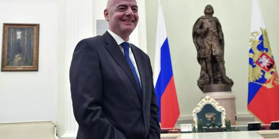 FIFA-Präsident Gianni Infantino bei einem Treffen im Kreml mit dem russischen Präsident Wladimir Putin. Foto: Yuri Kadobnov/POOL AFP