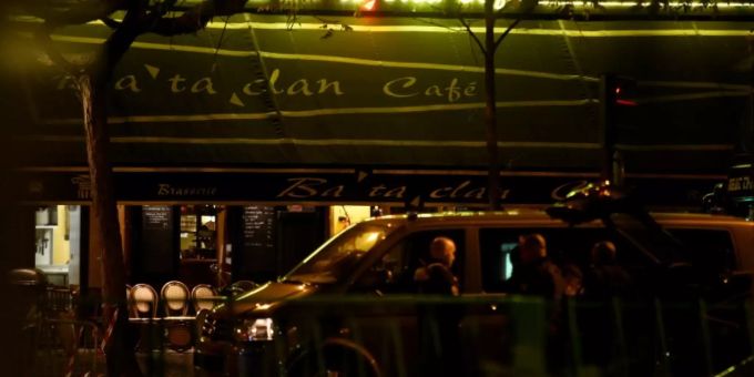 Der Musikclub Bataclan am Abend des Anschlags vom 13. November 2015 bataclan abend paris