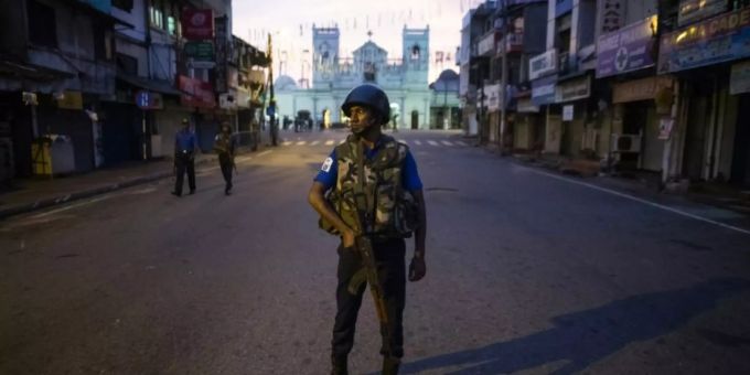 Soldat in Sri Lankas Hauptstadt Colombo. Sri Lanka anti Terror Razzia
