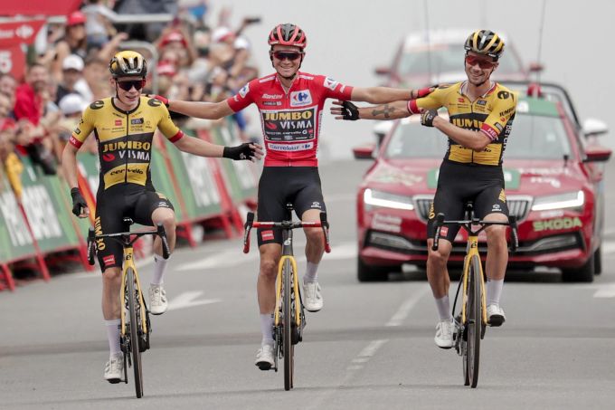 Die Top 3 bei der Vuelta 2023: Jonas Vingegaard (l), Sepp Kuss (m) und Primoz Roglic (r). Vuelta