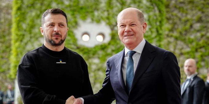 Für Militärhilfe - Selenskyj dankt Deutschland und anderen Staaten