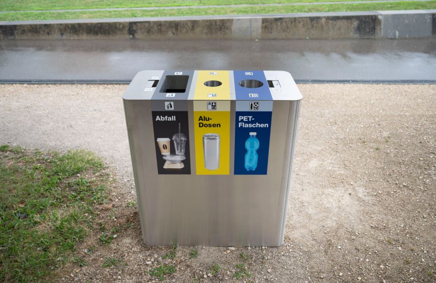 Die Stadt Zürich setzt auf neue Recycling-Behälter: Fotos und verschiedene Öffnungen sollen die Sammelqualität verbessern.