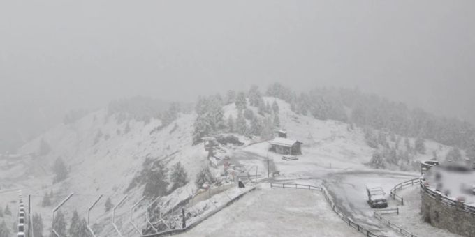 Bei der Sunegga-Bahn in Zermatt VS ist seit heute Morgen alles weiss. zermatt