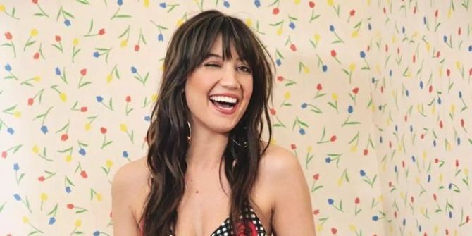 Daisy Lowe