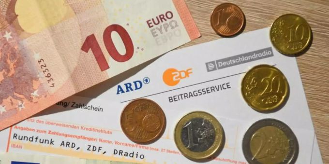 Der Rundfunkbeitrag könnte zum Jahr 2021 auf 18,36 Euro steigen. Foto: Nicolas Armer/dpa Der Rundfunkbeitrag könnte zum Jahr 2021 auf 18,36 Euro steigen. Foto: Nicolas Armer/dpa