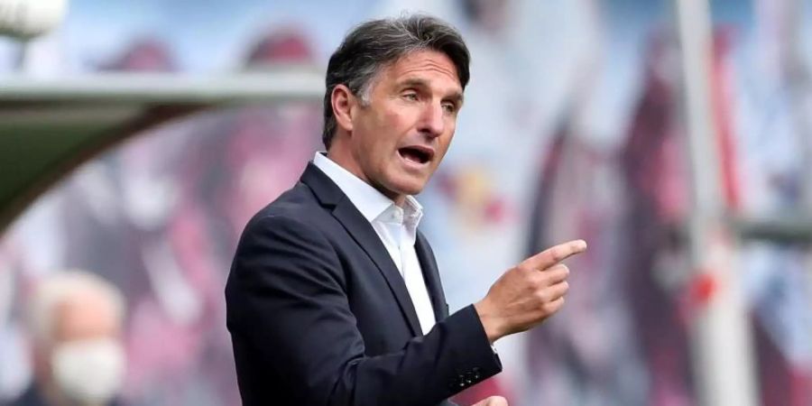 Bei Hertha-Coach Bruno Labbadia ist die Luft noch nicht raus. Foto: Alexander Hassenstein/Getty Images Europe/Pool/dpa
