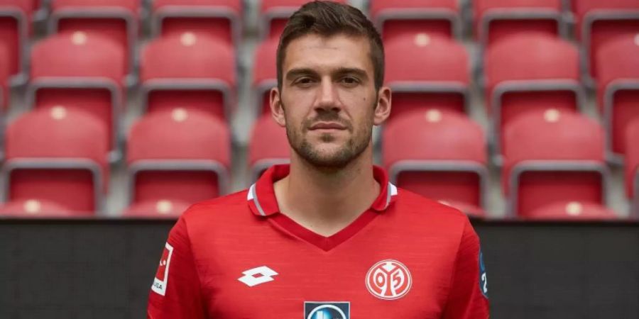 Der Mainzer Stefan Bell ist gespannt auf den Neustart der Bundesliga. Foto: Thomas Frey/dpa