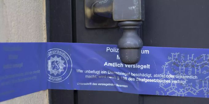 Razzien und Festnahmen