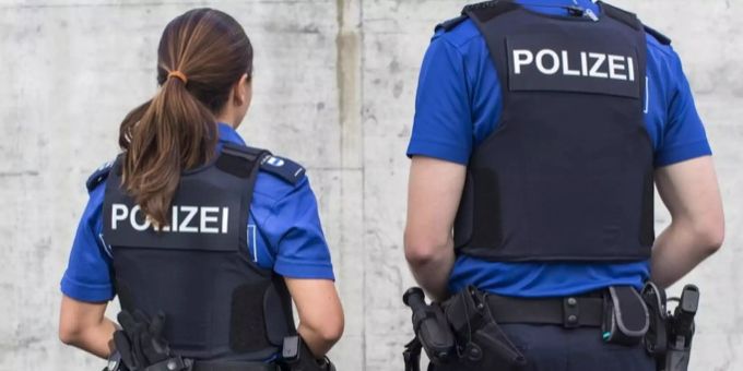 Zuger Polizei. Zuger Polizei.