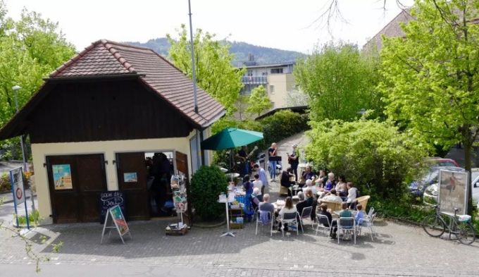 Die Jubiläumsfeier vom Buchcafé déjà lu im Spritzenhaus beim Reberhaus Bolligen. Frauenverein Bolligen