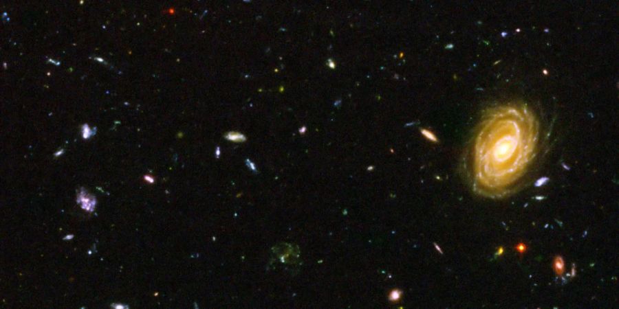 Hubble's Bild vom «Ultra Deep Field» führt uns die Nichtigkeit unserer Existenz vor Augen. 10'000 Galaxien fand das Hubble-Teleskop an einer der dunkelsten Stellen des Nachthimmels.