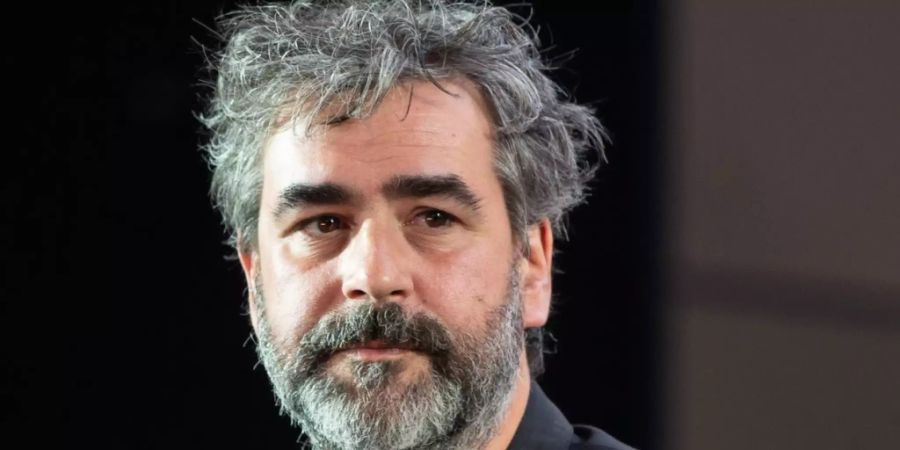 ARCHIV - Deniz Yücel, deutsch-türkischer Journalist, bei der Eröffnung der 69. Bad Hersfelder Festspiele. (zu dpa «Urteil gegen «Welt»-Reporter Deniz Yücel in der Türkei erwartet» am 16.07.2020) Foto: Swen Pförtner/dpa