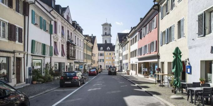Im Kanton Jura leben nur knapp 74'000 Menschen. Delsberg