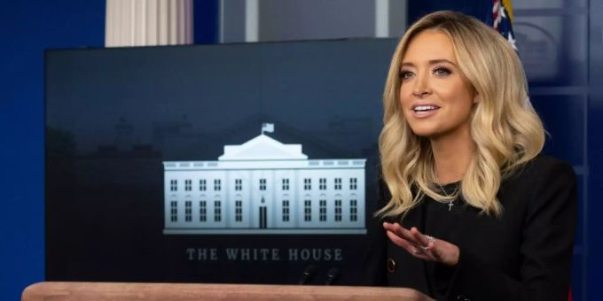 Trump-Sprecherin Kayleigh McEnany versuchte am Montag die Wogen zu glätten und sagte: «Donald Trump war in Tulsa nicht wütend, er war energiegeladen.» Donald Trump