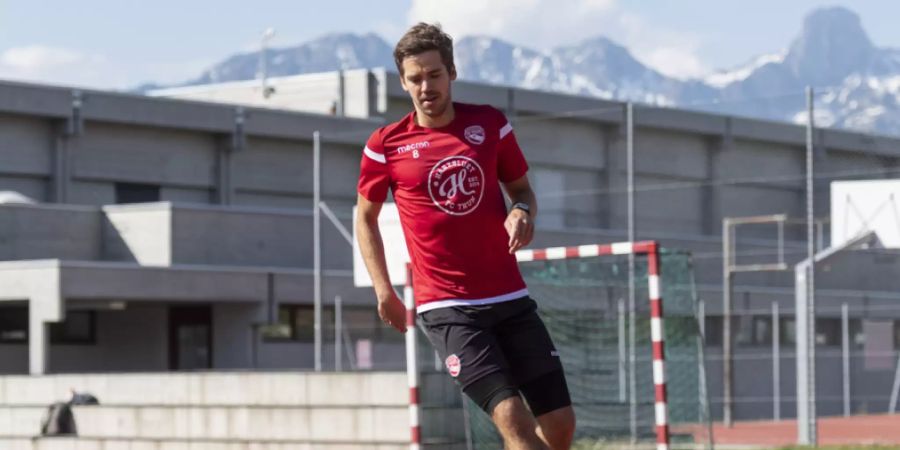 Einzeltrainings - wie hier Gregory Greg Karlen vom FC Thun - gehören auch bei den Fussballern bald der Geschichte an. (Archivbild)