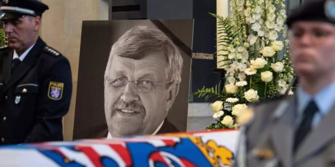 Im Mordfall Lübcke hat der Generalbundesanwalt Anklage gegen den Hauptverdächtigen Stephan E. und dessen mutmasslichen Unterstützer Markus H. erhoben. Foto: Swen Pförtner/dpa Im Mordfall Lübcke hat der Generalbundesanwalt Anklage gegen den Hauptverdächtigen Stephan E. und dessen mutmasslichen Unterstützer Markus H. erhoben. Foto: Swen Pförtner/dpa