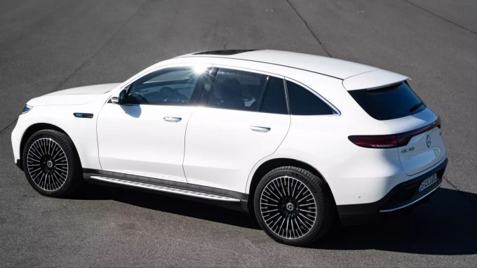 Die auffälligen 21-Zoll-Räder sind ein optisches Highlight 2020 Mercedes-Benz EQC400