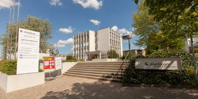 Das Gemeindehaus in Dietlikon. Das Gemeindehaus in Dietlikon.