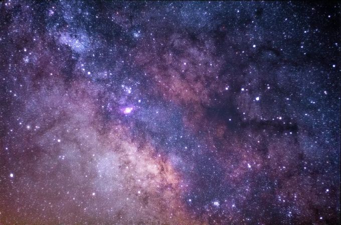 Mit dem Teleskop sollen einige Schlüsselfragen des Universums entschlüsselt werden. universum