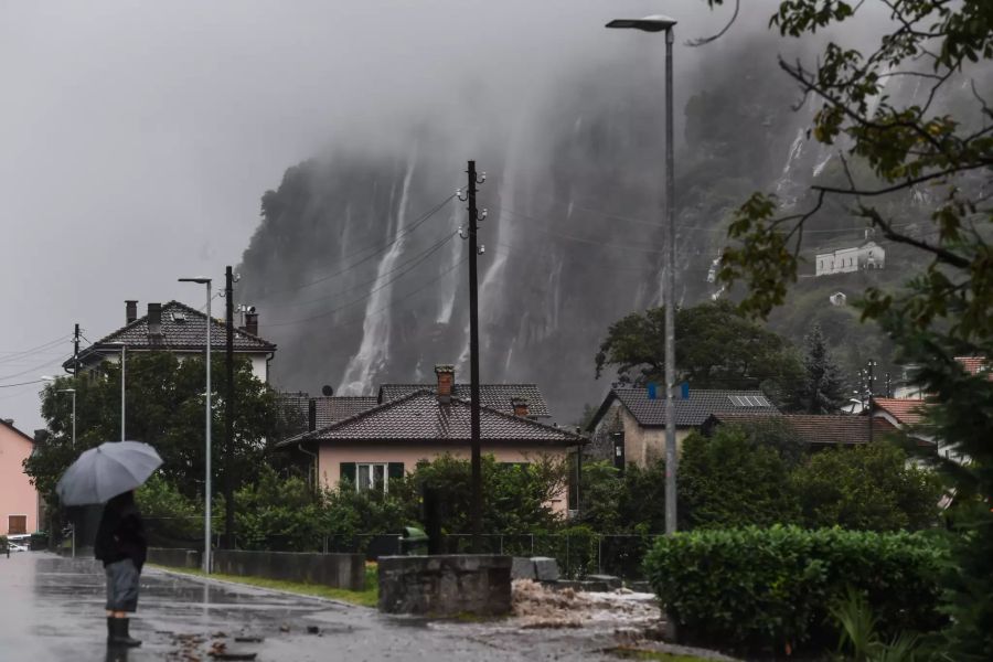 UNWETTER, REGENFAELLE, STURM, REGEN,