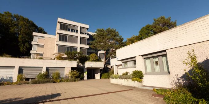 Das Schulhaus Nägelimoos in Kloten. Das Schulhaus Nägelimoos in Kloten.