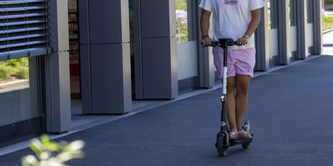 E-Trottis sind auch in Olten immer häufiger anzutreffen. E-Trottis E-Scooter