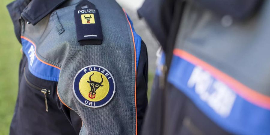 Realp UR: Selbstunfall eines Motorradfahrers
