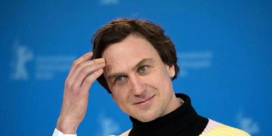 Der Schauspieler Lars Eidinger würde nie an einen FKK-Strand gehen. Foto: Jörg Carstensen/dpa