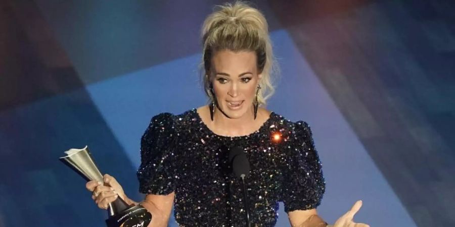 Carrie Underwood bedankt sich für die Auszeichnung. Foto: Mark Humphrey/AP/dpa