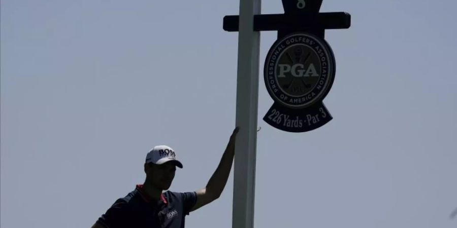 Ausgeschieden am zweiten Tag der PGA-Championship: Martin Kaymer. Foto: Charlie Riedel/AP/dpa