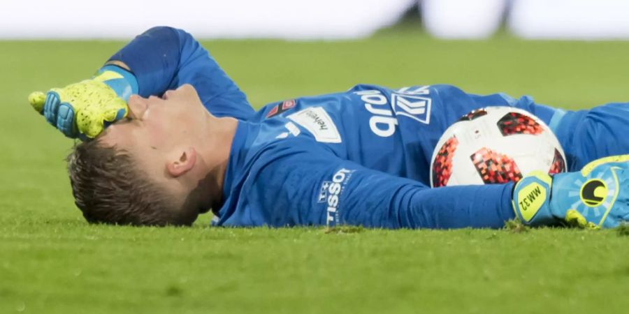 Am Boden: Xamax-Goalie Matthias Minder