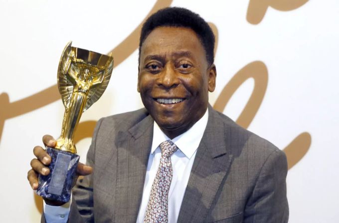 Bei drei der total fünf Weltmeistertitel Brasiliens hatte Pelé seine Füsse im Spiel. Pelé