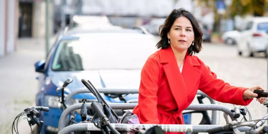 Grünen-Chefoin Baerbock vor Berliner Parteizentrale